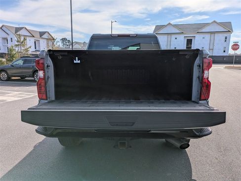 Used 2024 Chevrolet Silverado 2500 Custom w/ Custom Value Package image 11