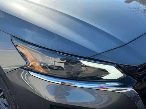 Used 2023 Nissan Altima 2.5 SV w/ SV Premium Package image 8