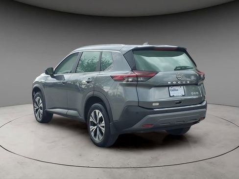 Used 2023 Nissan Rogue SV w/ SV Premium B Package image 3
