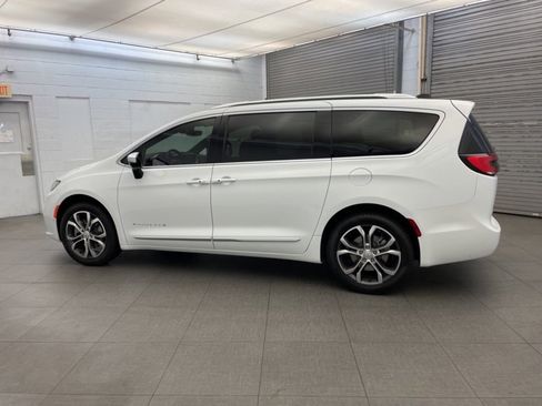 New 2026 Chrysler Pacifica Pinnacle w/ Trailer Tow Group image 5