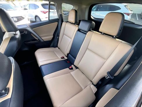 Used 2017 Toyota RAV4 Limited image 28