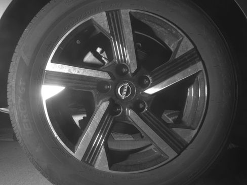 Used 2025 Nissan Sentra SV FWD image 18