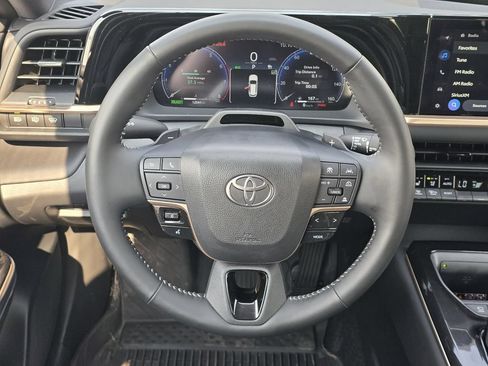 Used 2025 Toyota Crown Signia w/ Advanced Technology Package AWD/4WD image 15