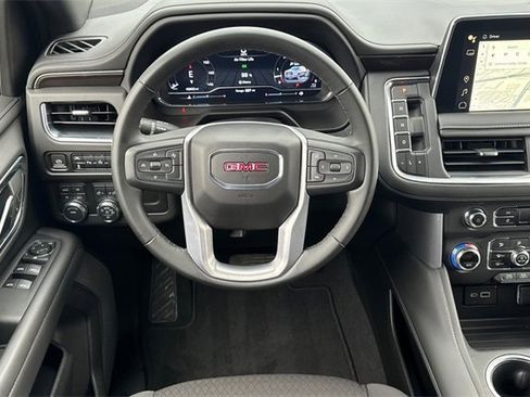 Used 2023 GMC Yukon XL SLE w/ Gmc Pro Safety Plus Package image 16