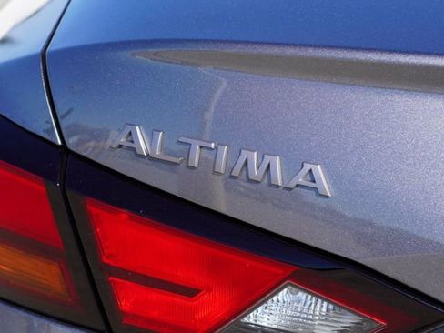 Used 2024 Nissan Altima 2.5 S FWD image 9