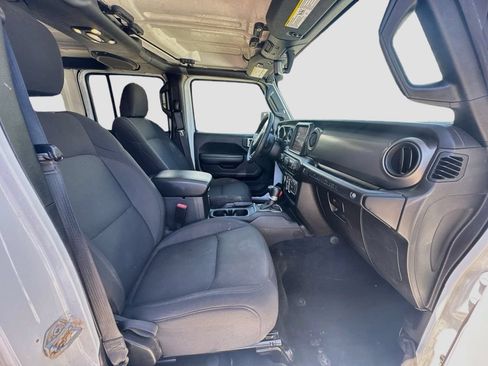 Certified 2023 Jeep Wrangler Unlimited w/ Cold Weather Group AWD/4WD image 31