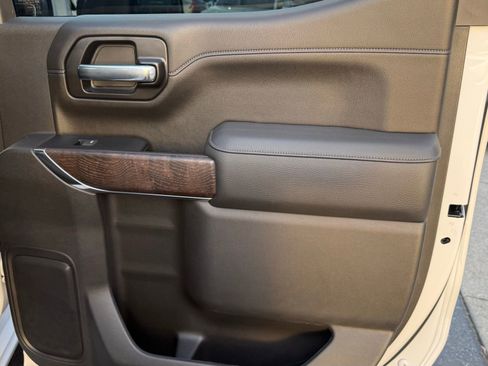 Used 2022 GMC Sierra 1500 Denali w/ Denali Premium Package image 21