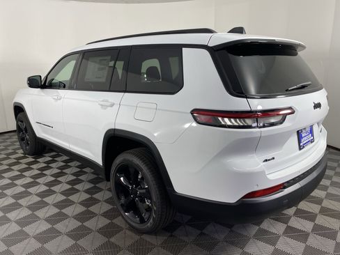 New 2025 Jeep Grand Cherokee L Limited w/ Black Appearance Package image 10