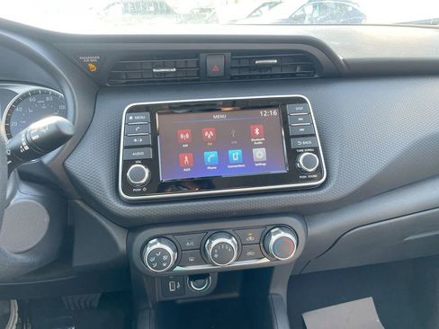 Used 2025 Nissan Kicks Play S image 29