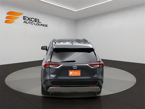 Used 2022 Toyota RAV4 SE image 45