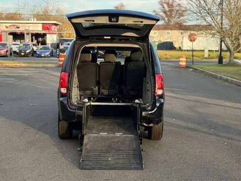 Used 2015 Dodge Grand Caravan American Value Package w/ UConnect Hands-Free Group image 15