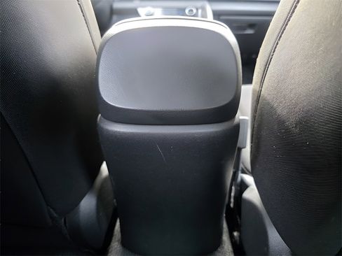 Used 2022 Hyundai Elantra SEL image 14