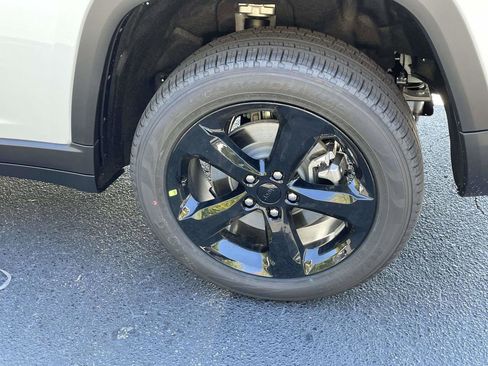 New 2025 Jeep Grand Cherokee L Limited w/ Black Appearance Package image 38