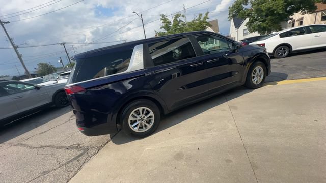 Certified 2024 Kia Carnival LX FWD image 9
