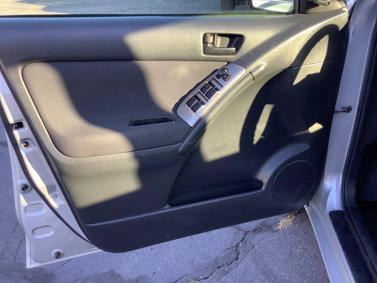 Used 2006 Toyota Matrix FWD image 22