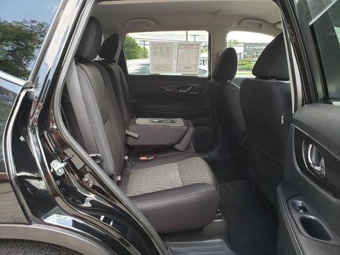 Used 2018 Nissan Rogue SV AWD/4WD image 15