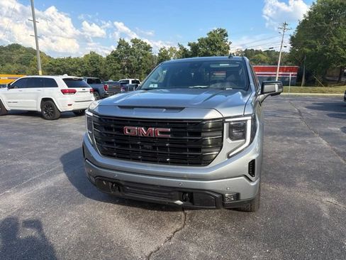 Used 2026 GMC Sierra 1500 Elevation w/ Elevation Premium Package AWD/4WD image 2
