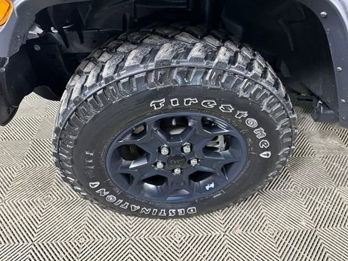 Used 2023 Jeep Wrangler Unlimited w/ Cold Weather Group image 9