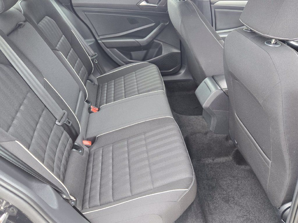 Used 2024 Volkswagen Jetta Sport FWD image 16
