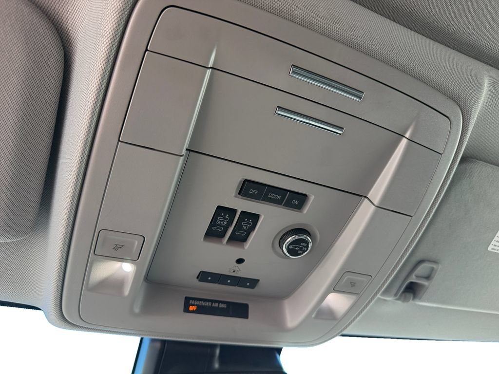 Used 2018 Chevrolet Tahoe Premier AWD/4WD image 19