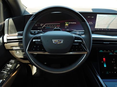 New 2026 Cadillac Escalade ESV Luxury w/ Touring Package image 10