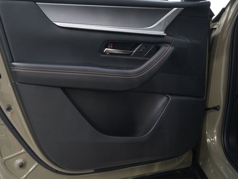 Certified 2025 MAZDA CX-70 Plug-In Hybrid w/ Premium Pkg image 19