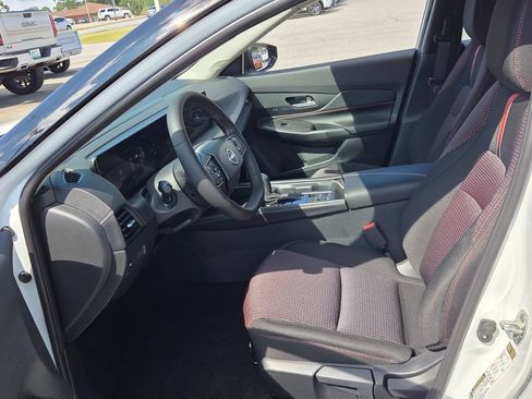 New 2026 Nissan Sentra SR FWD image 3