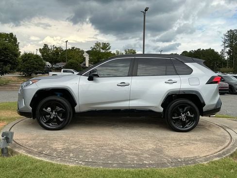 Used 2021 Toyota RAV4 XSE w/ XSE Grade Weather Package AWD/4WD image 4