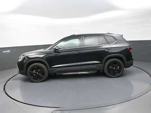 Used 2025 Volkswagen Taos SEL AWD/4WD image 6