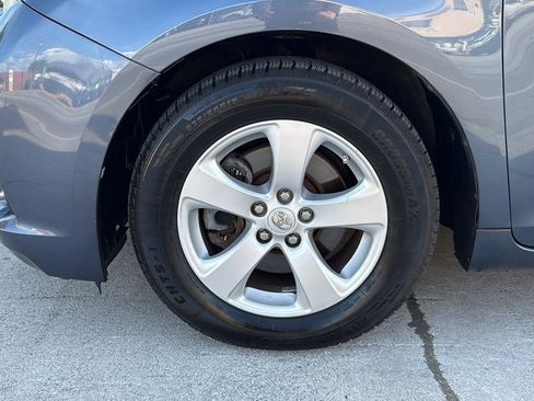 Used 2017 Toyota Sienna L image 10