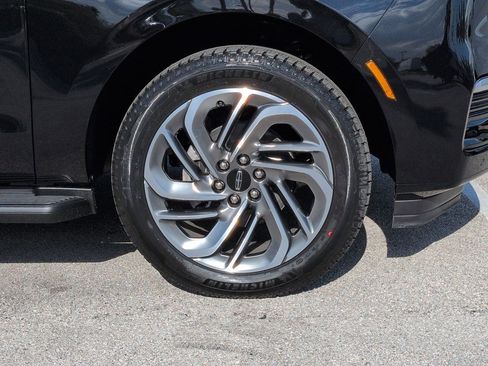 New 2026 Lincoln Navigator Premiere AWD/4WD image 11