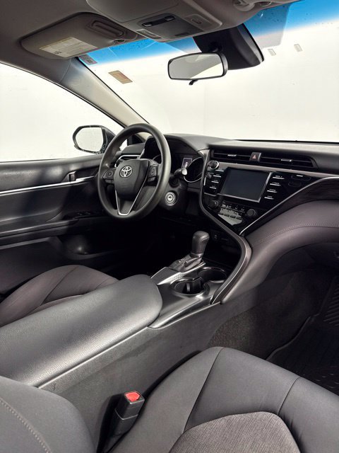 Used 2018 Toyota Camry LE FWD image 24
