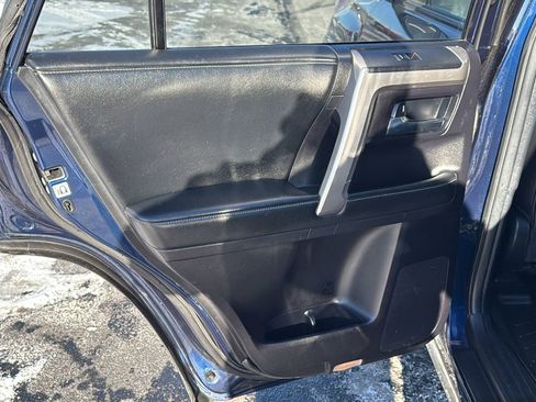 Used 2014 Toyota 4Runner SR5 Premium image 17