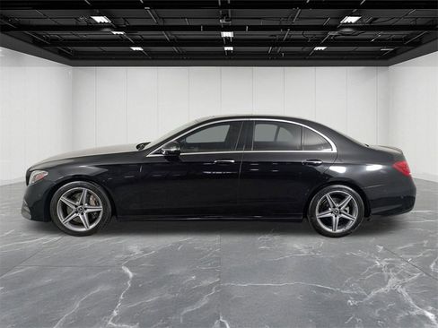 Used 2018 Mercedes-Benz E 300 E 300 image 2