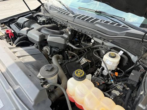 Used 2018 Ford F250 XLT w/ XLT Value Package AWD/4WD image 10