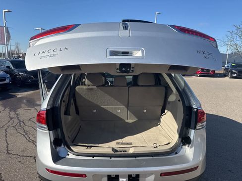 Used 2011 Lincoln MKX AWD image 21