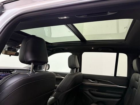 New 2025 Jeep Grand Cherokee Limited image 13