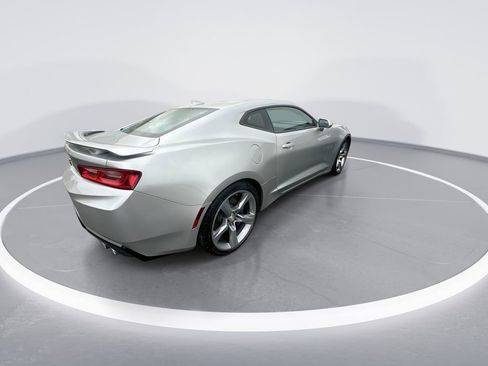 Used 2017 Chevrolet Camaro SS RWD image 8