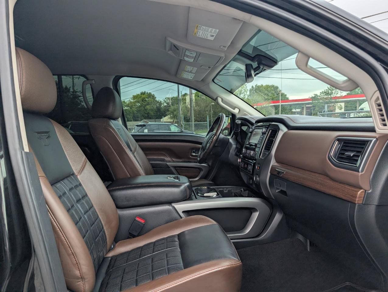 Used 2018 Nissan Titan Platinum Reserve w/ Platinum Utility Package RWD image 23