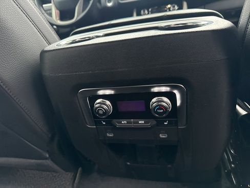 Used 2024 GMC Yukon Denali image 20