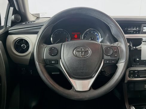 Used 2019 Toyota Corolla LE FWD image 17