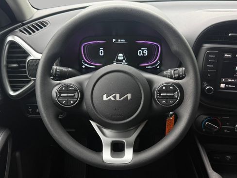 Used 2025 Kia Soul LX w/ LX Technology Package image 27