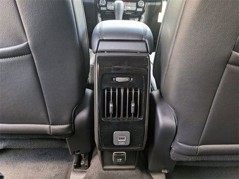 New 2024 Jeep Compass Limited w/ Sun and Sound Group image 11