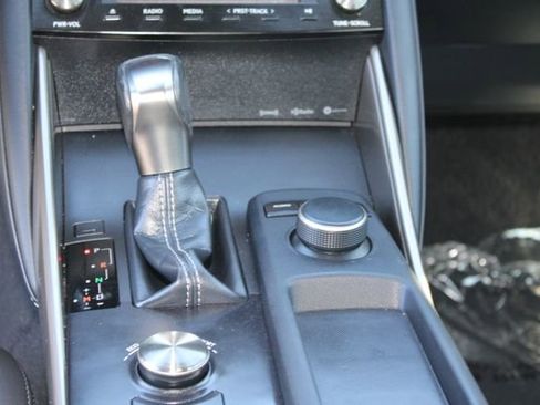 Used 2018 Lexus IS 300 image 16