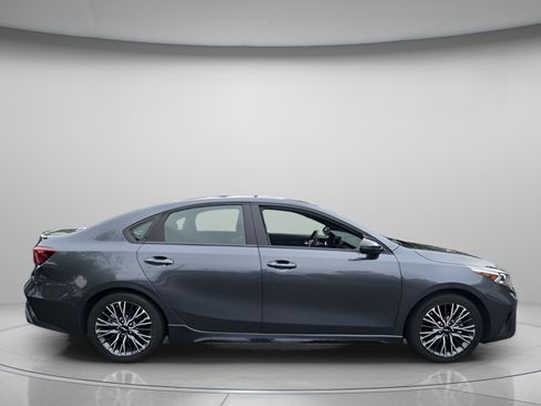 Used 2023 Kia Forte GT-Line w/ GT-Line Premium Package FWD image 7