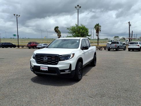 Used 2025 Honda Ridgeline TrailSport+ image 4