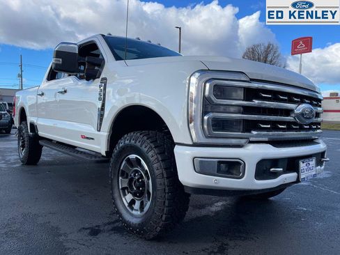 Used 2024 Ford F350 Platinum w/ Tremor Off-Road Package image 32