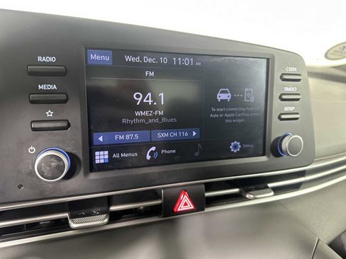 Used 2023 Hyundai Elantra SEL w/ Preferred Accessory Package image 19