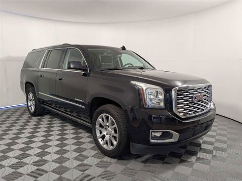 Used 2020 GMC Yukon XL Denali w/ Open Road Package AWD/4WD image 3