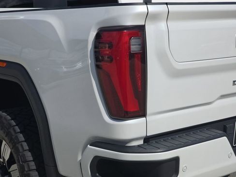 Used 2024 GMC Sierra 2500 Denali w/ Denali Reserve Package image 38